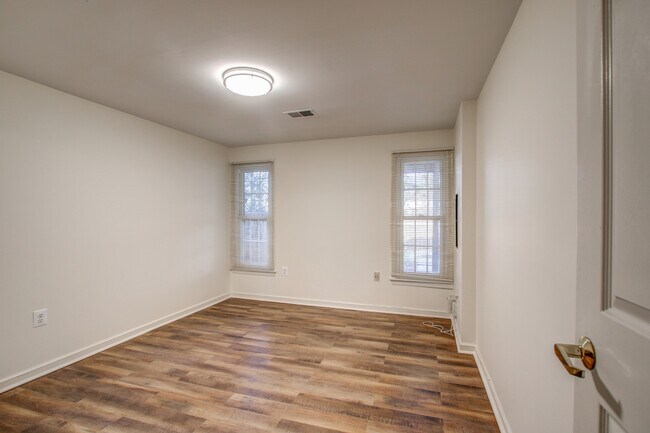 Building Photo - 7403 Crestberry Ln