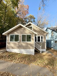 Building Photo - Four Bedroom Home in Kalamazoo