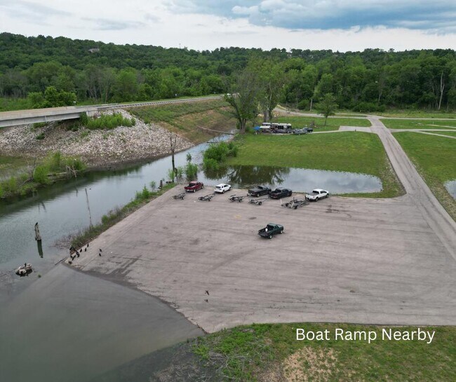 Building Photo - 164 Forsyth-Taneyville Rd