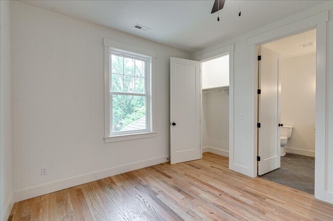 Building Photo - North Shore New Construction!