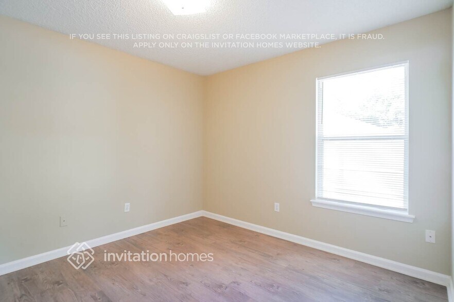 Building Photo - 6087 Alpenrose Ave