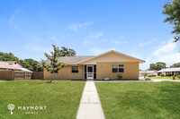 Building Photo - 3-Bedroom Home with Fenced Yard