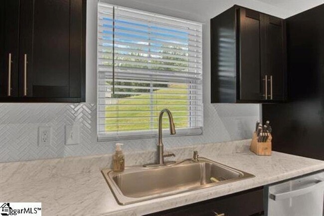 Building Photo - 34 Tidworth Dr