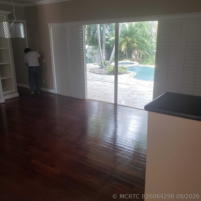 Building Photo - 833 SW 167th Ave
