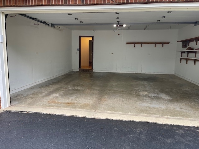 Building Photo - 825 Biltmore Ct