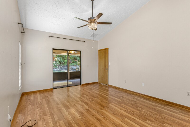 Building Photo - 523 Hidden Hollow Dr