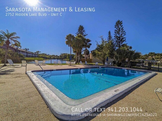 Building Photo - 2752 Hidden Lake Blvd