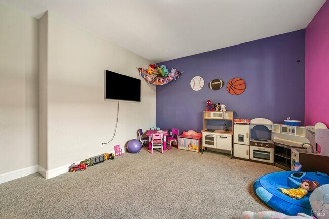 Building Photo - 1245 Pacific Pl