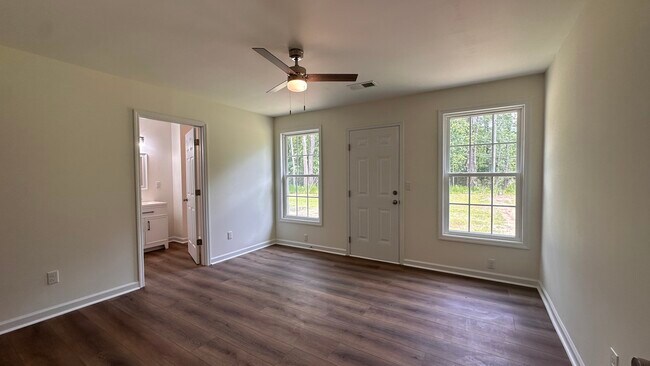 Building Photo - 142 Sass Dr