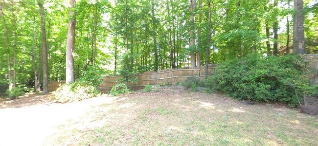Building Photo - 606 Lakeshore Ct