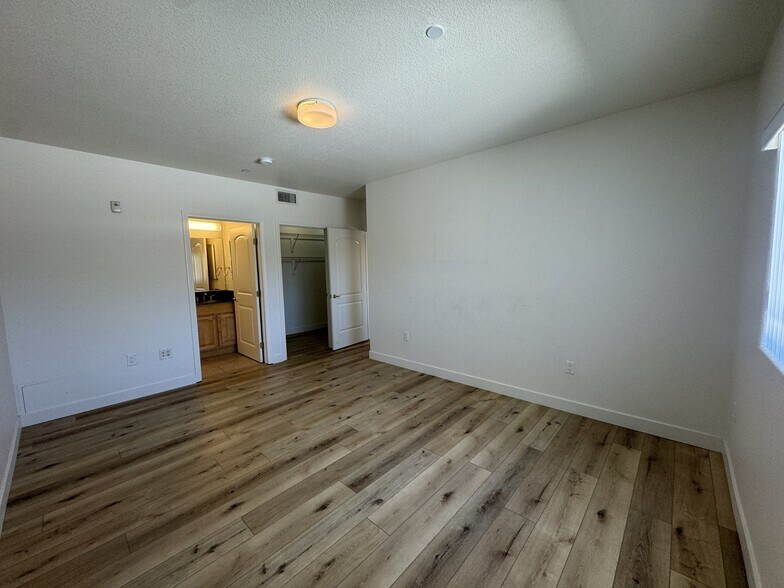 Building Photo - 4077 Inglewood Blvd