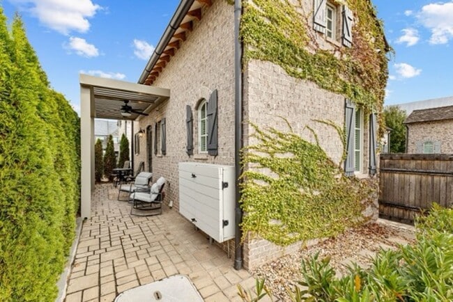 Building Photo - 192 Breakspear Ln