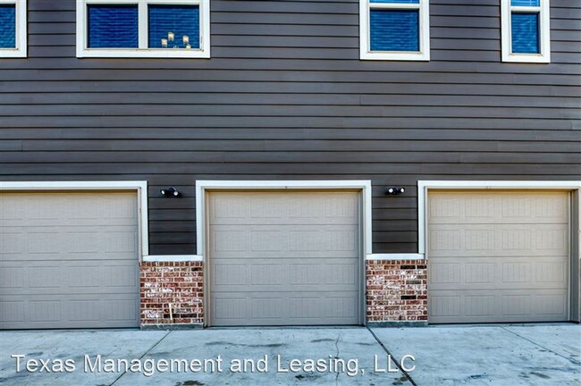 Building Photo - 735 Harvest Moon Dr