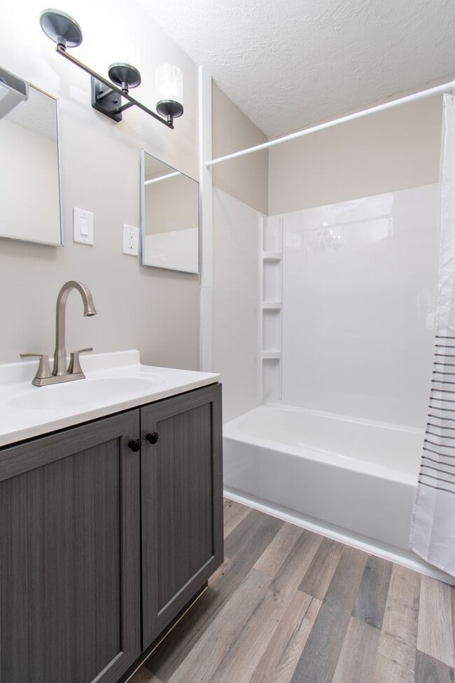 Building Photo - Spacious and Updated 4-Bedroom Home Near Field Club!