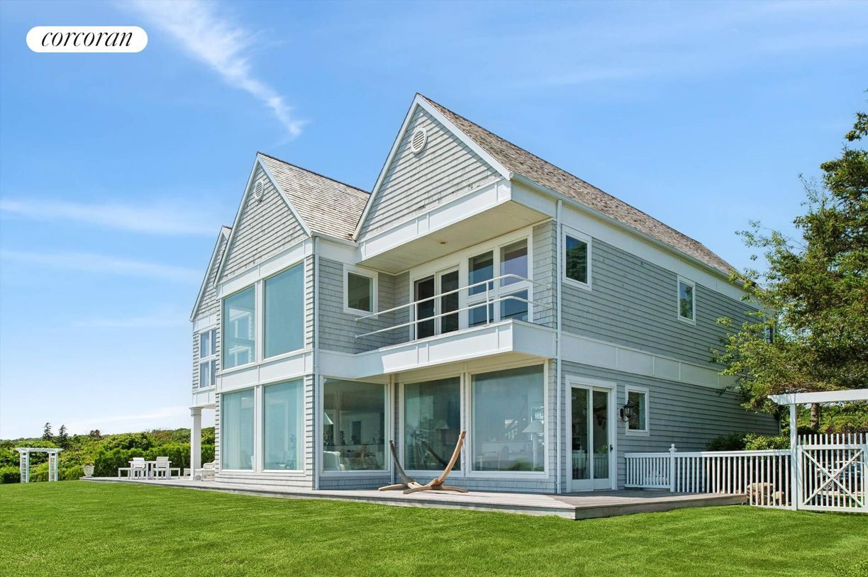 Building Photo - 390 Old Montauk Hwy