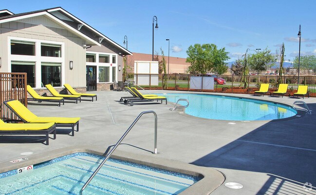 Building Photo - Villas at Lakewood