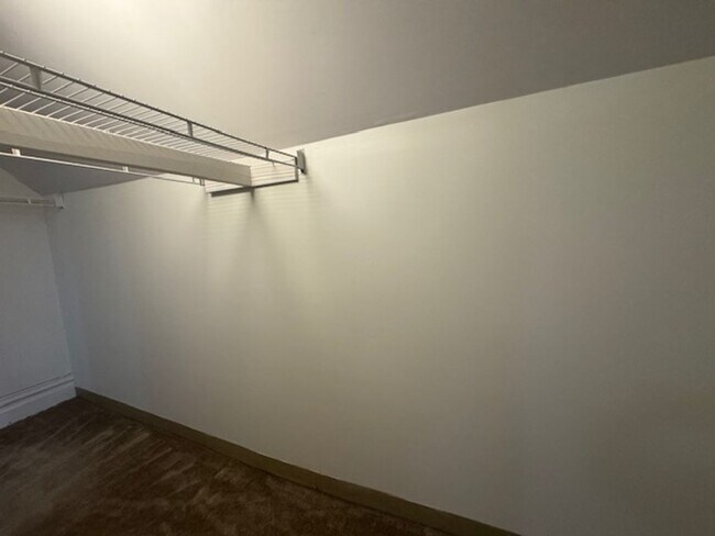 Building Photo - 4821 Centre Ave