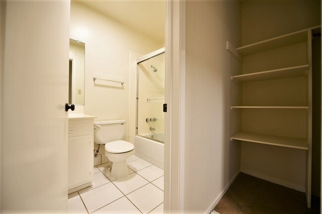 Building Photo - 40 Moss Ave