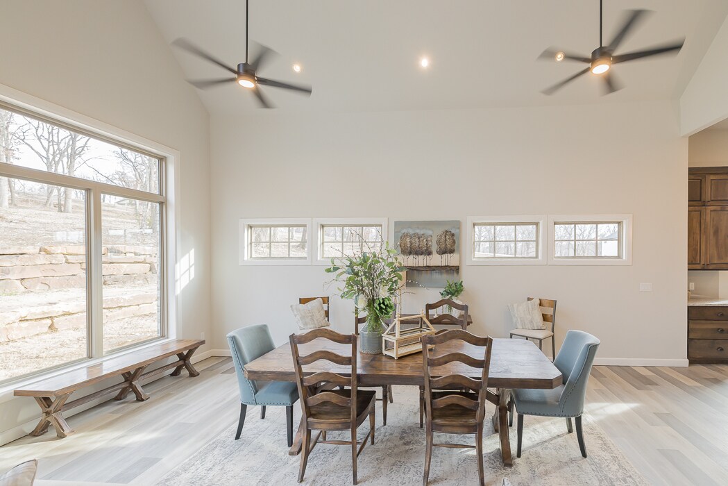 Building Photo - 3405 Redbud Ln