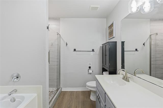 Building Photo - 5 Juanita Dr