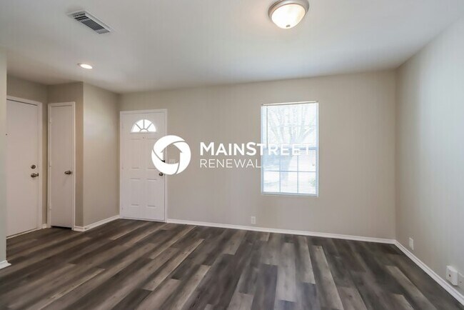 Building Photo - 3 Bedroom Pet-Friendly Home in Houston, TX with Main Street Renewal