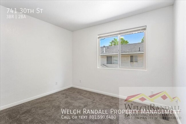 Building Photo - 741 30th St