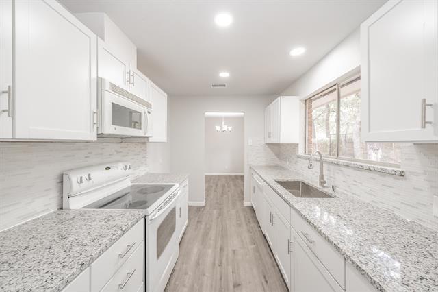Building Photo - 6409 Yorkshire Dr