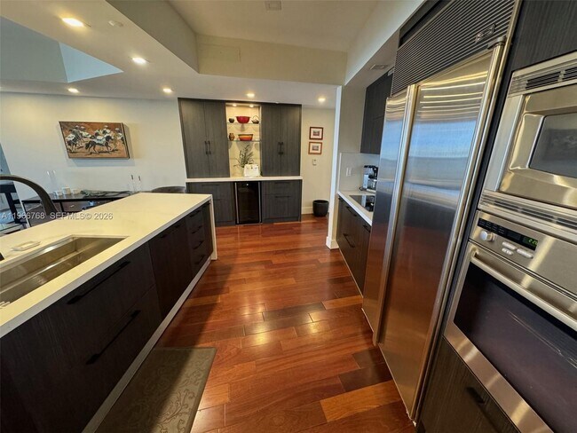 Building Photo - 400 Alton Rd