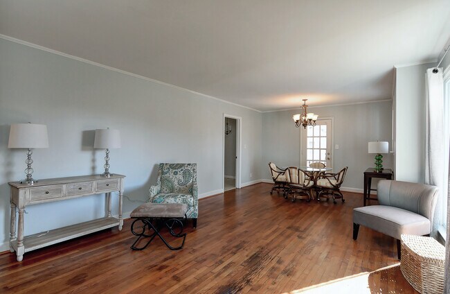 Building Photo - 1601 Cromwell Ct