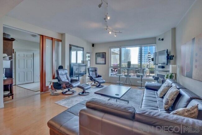 Building Photo - 1240 India St