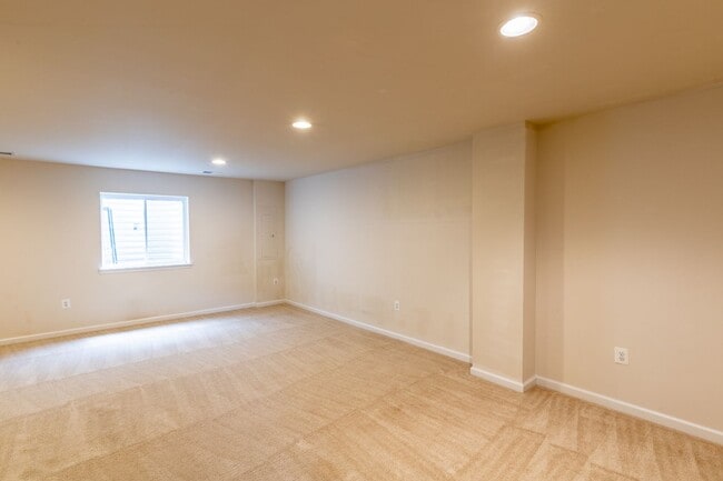 Building Photo - 2023 Verona Ct