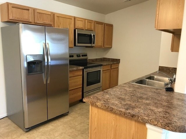 Building Photo - 3 Bedroom townhome
