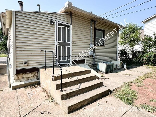 Building Photo - LEASE WITH OPTION TO PURCHASE