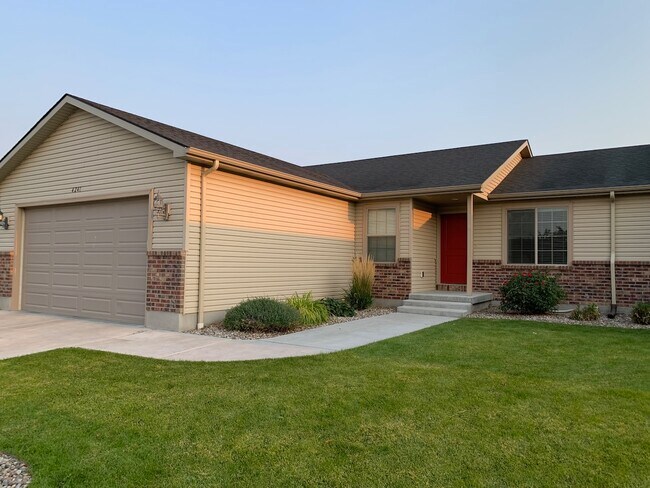 Primary Photo - 4241 Liberty Dr