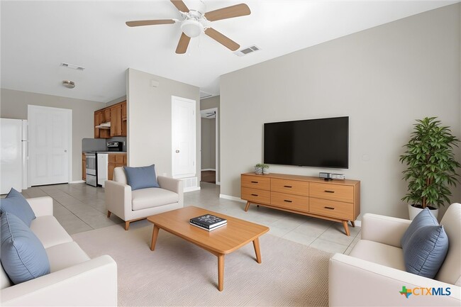 Building Photo - 907 North Dr