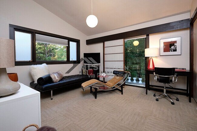 Building Photo - 500 Bayberry Dr