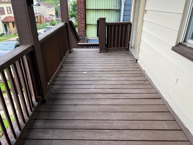 Building Photo - Charming and Updated 3BR Home For Rent in Pittsburgh's Elliot Neighborhood
