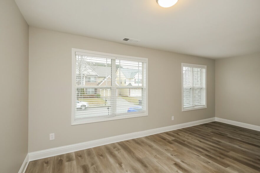 Building Photo - 137 Sweetspring Way