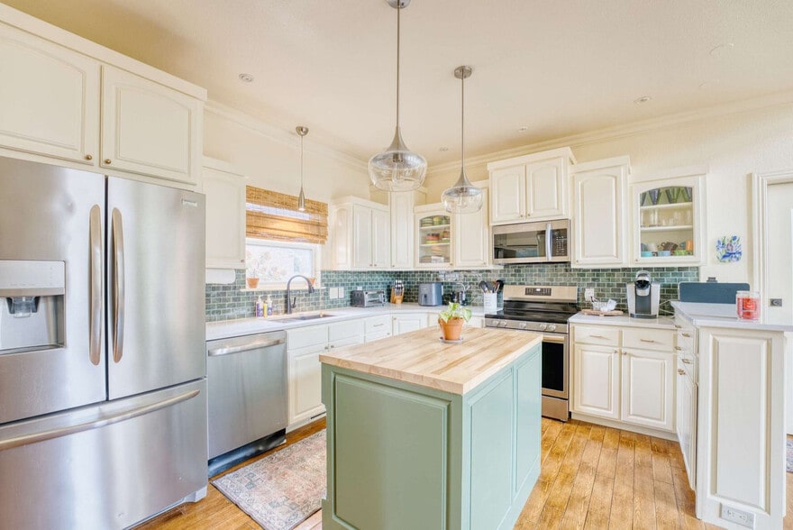 Building Photo - 13810 AR-16 Scenic