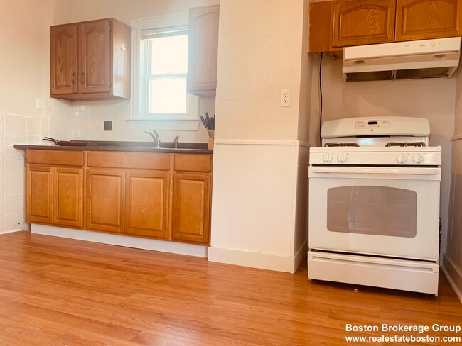 Primary Photo - 45 Crescent Ave