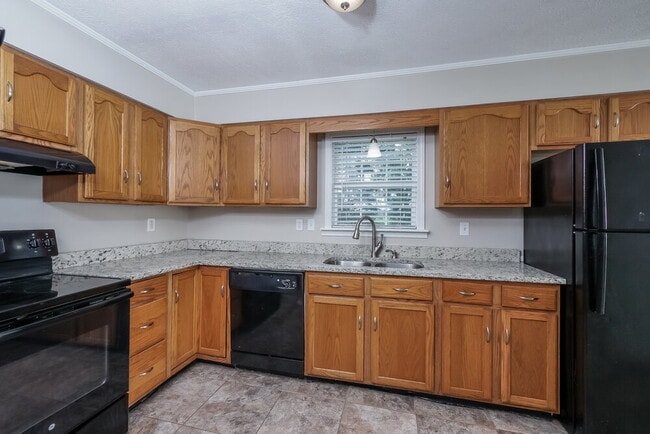 Building Photo - 127 Agin Way