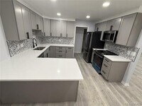 Building Photo - 2203 S Holly St