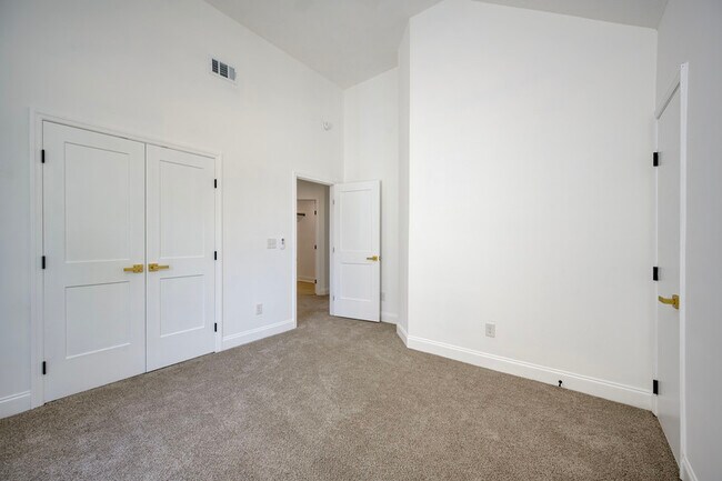 Building Photo - 412 Riley Ln