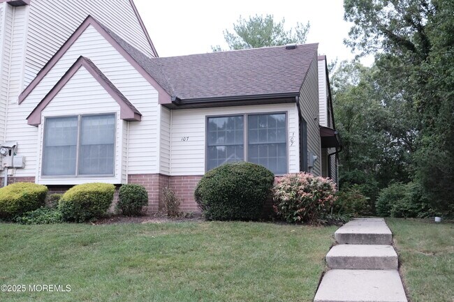 Building Photo - 107 Westchester Dr