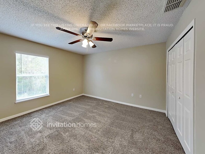 Building Photo - 10749 Laxton St