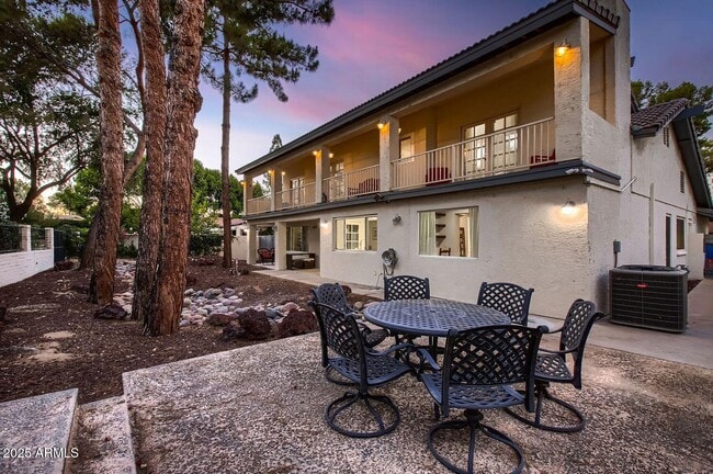 Building Photo - 1305 E Steamboat Bend Dr