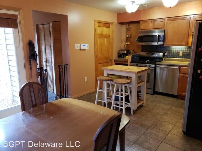 Primary Photo - 2 br, 1 bath House - 3429 California Av