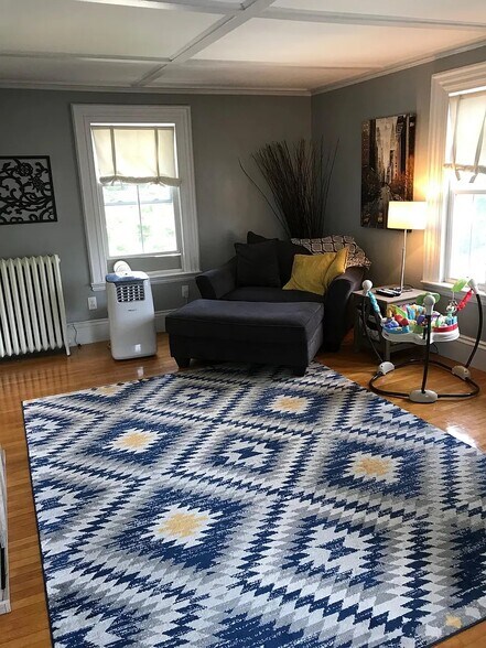 Building Photo - 15 Chestnut St