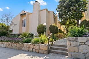 Building Photo - 132 W Alamar Ave