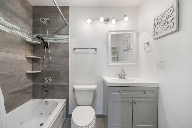 Building Photo - 901 Yosemite Trail